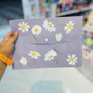 عکس پوشه دکمه دار طرح گل نرگس سایز A4 - شماره 8